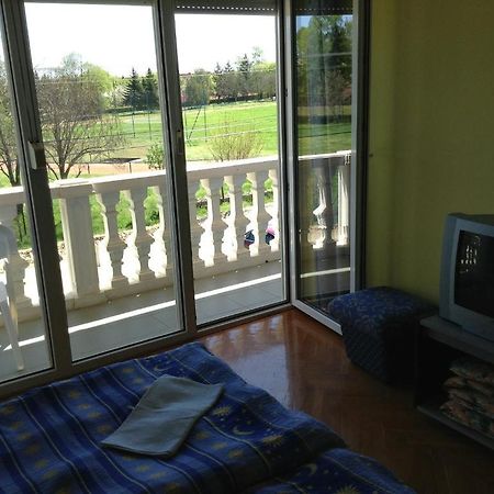Alom Haz Apartment ซาลาคาโรส ภายนอก รูปภาพ
