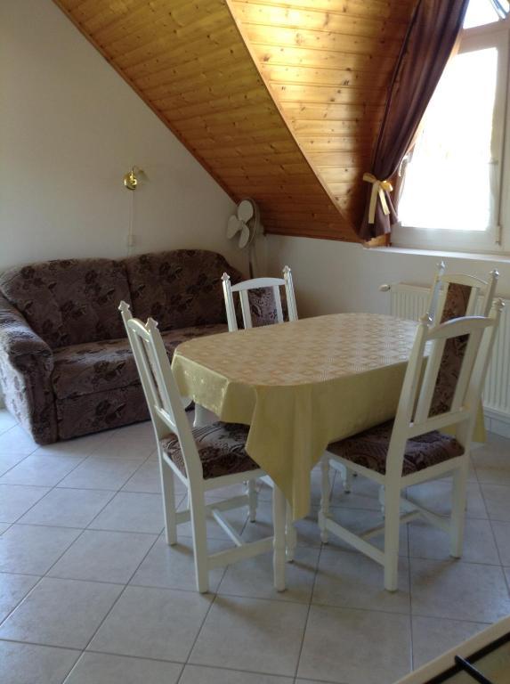 Alom Haz Apartment ซาลาคาโรส ภายนอก รูปภาพ