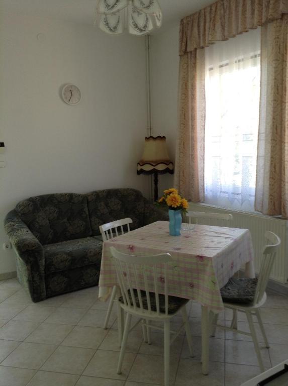 Alom Haz Apartment ซาลาคาโรส ภายนอก รูปภาพ