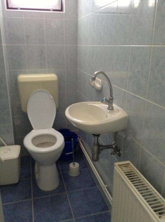 Alom Haz Apartment ซาลาคาโรส ภายนอก รูปภาพ